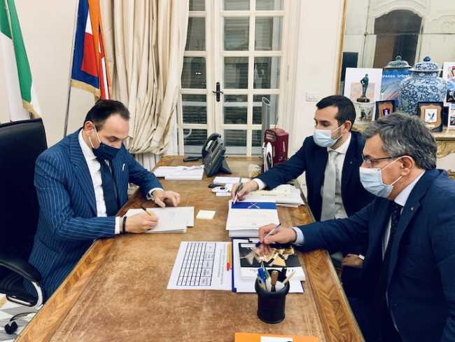 Foto firma ordinanza Cirio Marnati Icardi 2