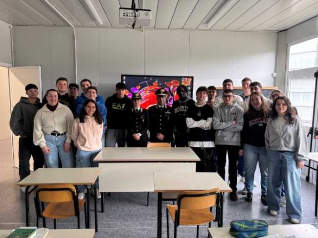 Istituto Alberghiero di Cavaglia incontro carabinieri 