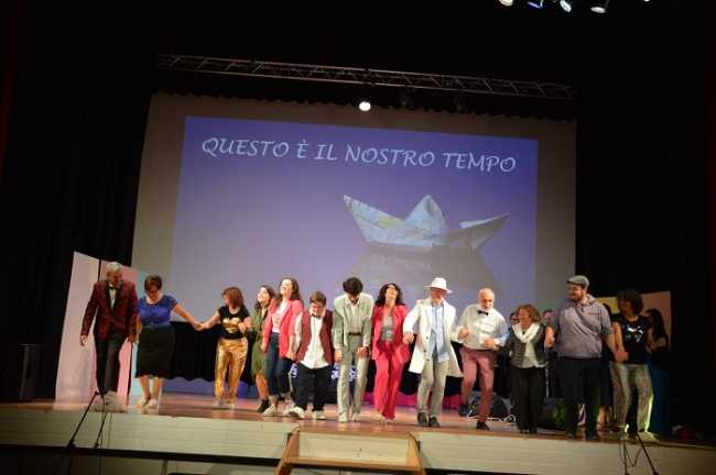 Valdilana spettacolo veliero per pagina bianca aaaaa