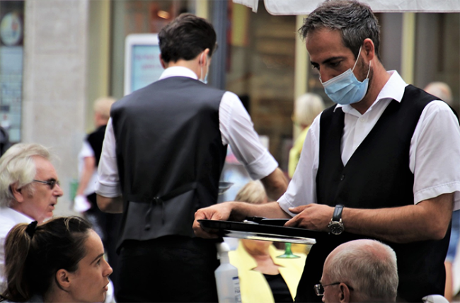 covid ristorante cameriere