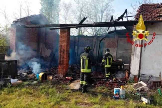 incendio cascina buronzo