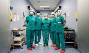 infermiere corridoio ospedale covid