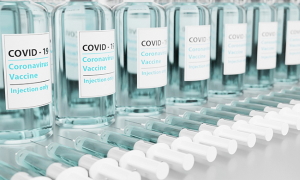 vaccino covid boccette siringhe