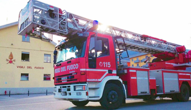 vigili autoscala domo uscita sede