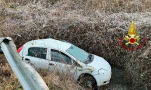 vigili del fuoco incidente auto