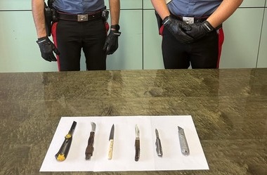 carabinieri biella coltelli