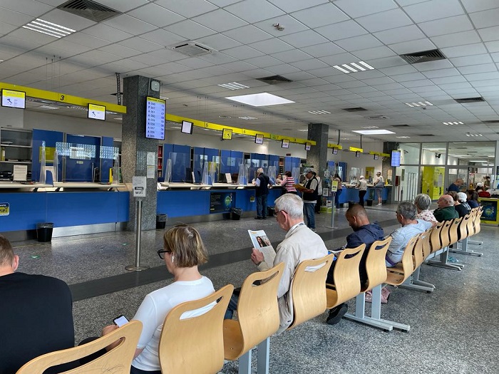 Lavori all'ufficio postale di Trino 