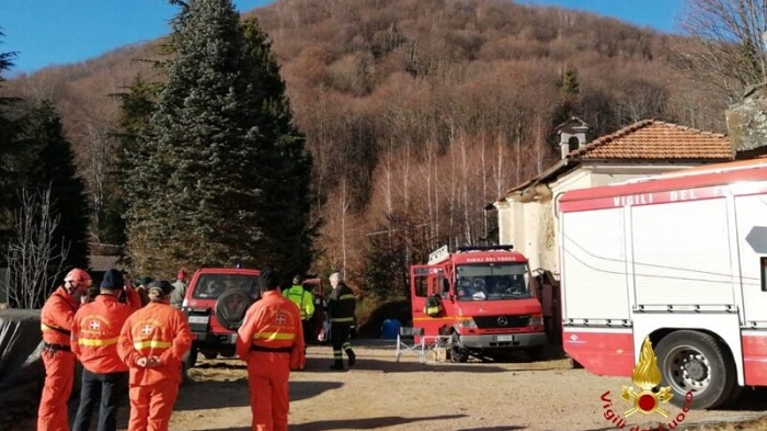 Incendio boscaglia a Donato: intervento degli Aib