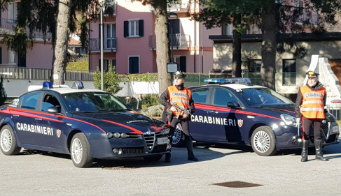carabinieri due ayto pattuglia tangenziale