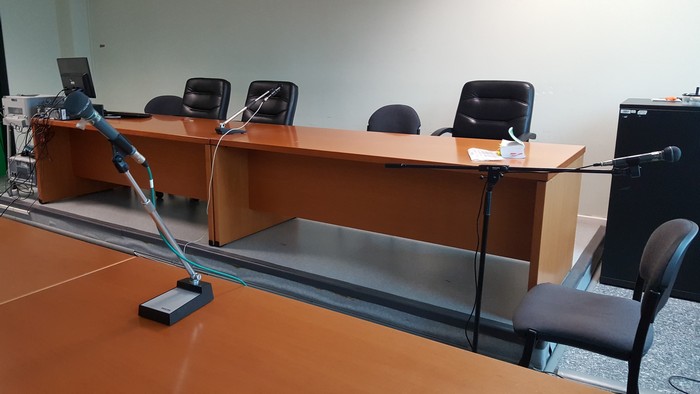 Portano via pentole e lampadario dalla discarica: assolti dal furto